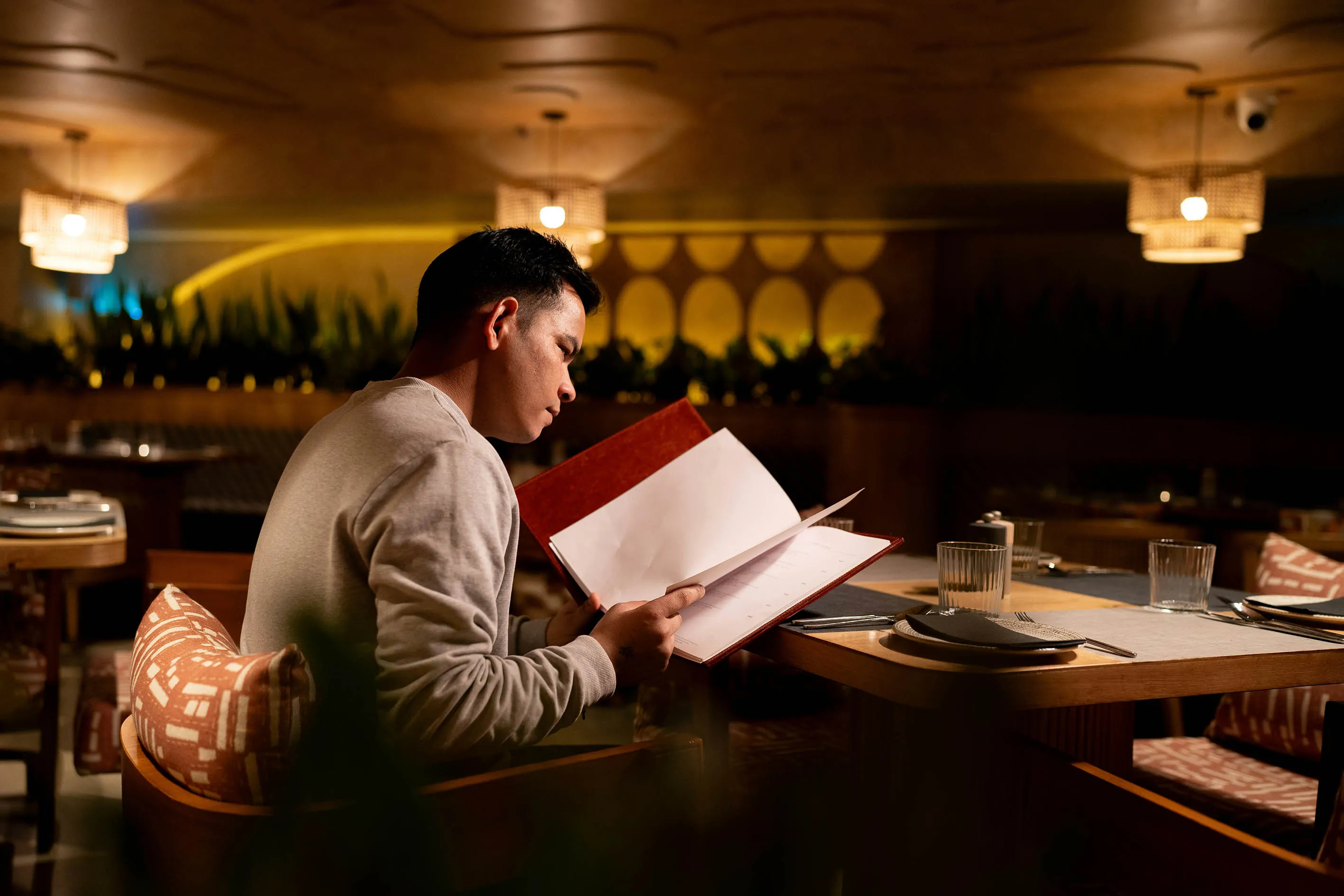 Menu & Listini Digitali — menu consultato da smartphone al ristorante